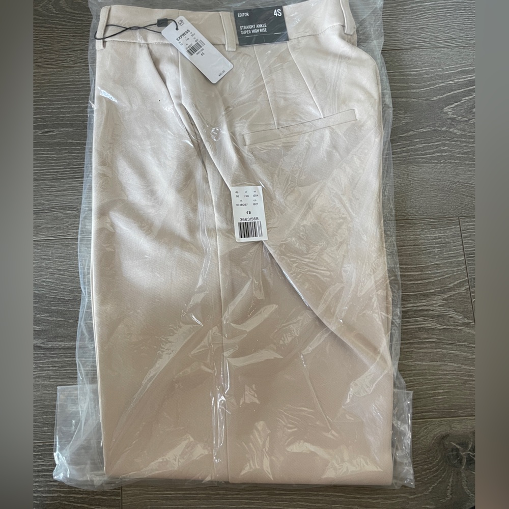 Editor Super High Waisted Straight Ankle Pant